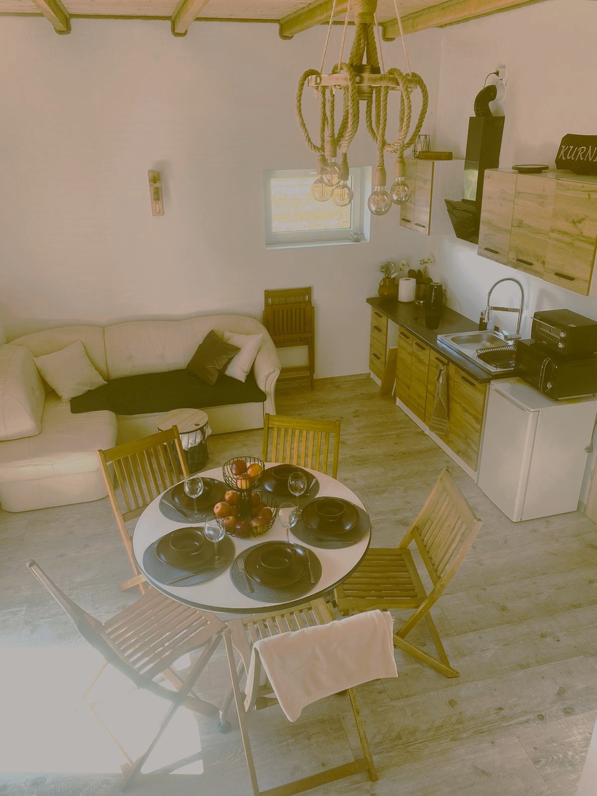 Zdjęcie salonu - stół